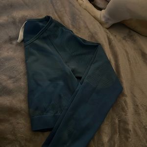 teal crop workout gymshark top